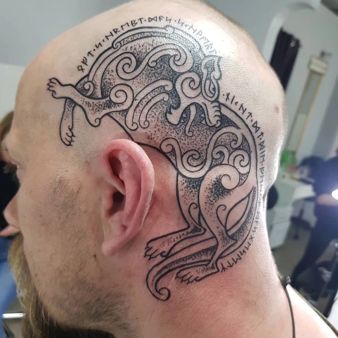 Különböző stílusú tetoválás a Pinker Tattoo galériából